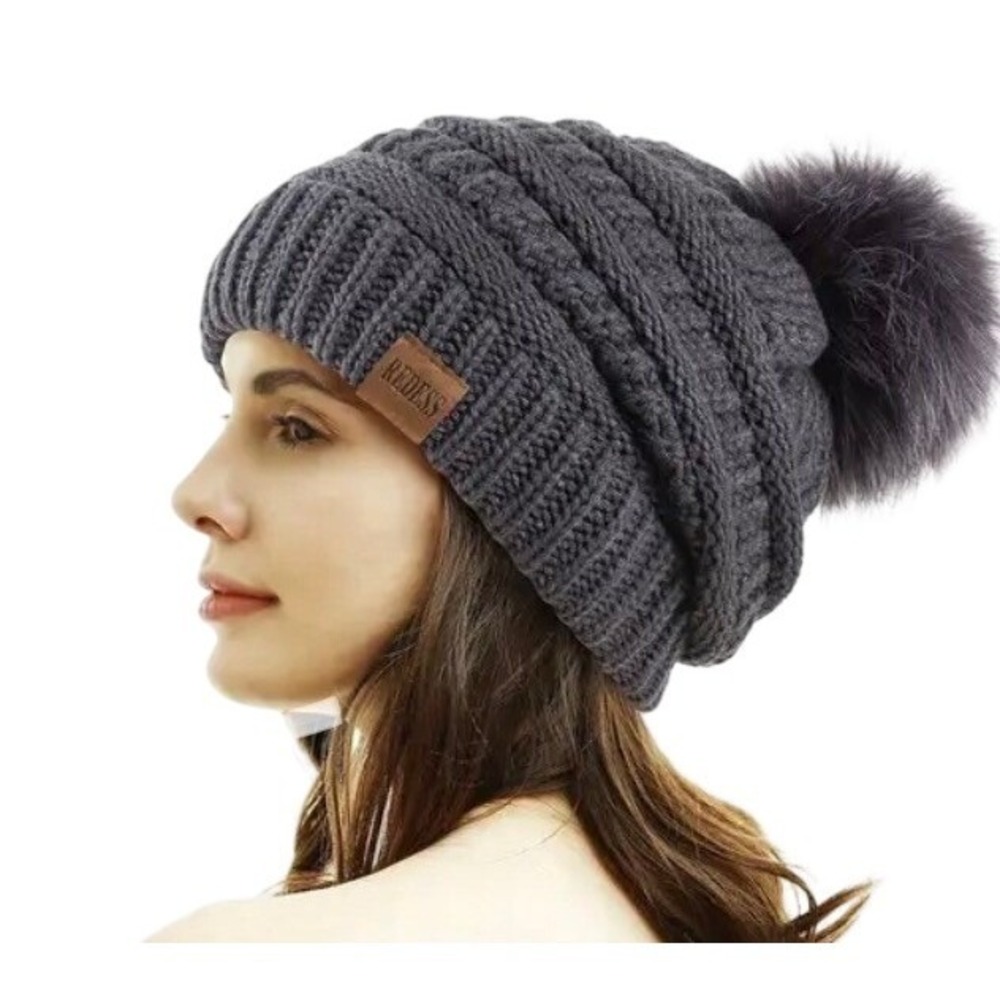 Winter Cozy Warm Pom Pom Dark Gray Beanie‎ Soft Fleece Lined Slouchy Skiing NWT